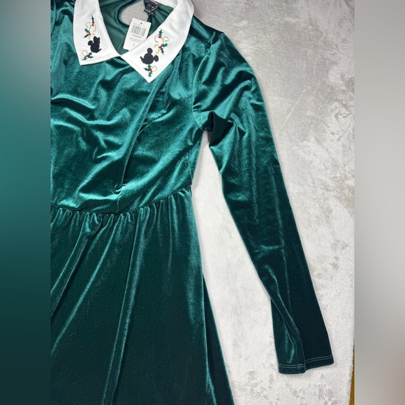 NWT Disney Mickey Mouse Holiday Green Velvet Long Sleeve White Collared Dress 0 - Picture 7 of 16